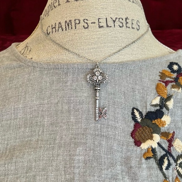 Key pendant charm necklace Key charm necklace Key pendant jewellery Rhinestones - Picture 6 of 17